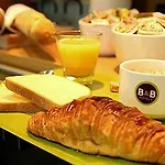 Sud Porte D'espagne 호텔