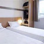 호텔 Sud Porte D'espagne 2*