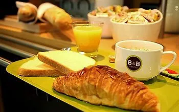 Sud Porte D'espagne Hotel