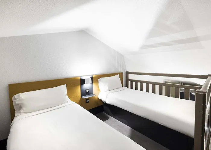 Hotel Sud Porte D'espagne 2*