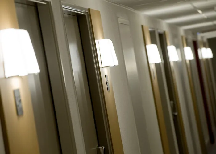 Hotel Sud Porte D'espagne 2*