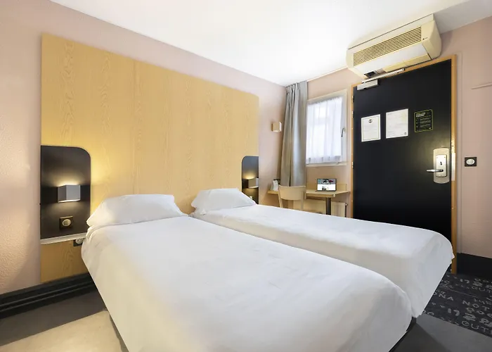 Sud Porte D'espagne Hotel